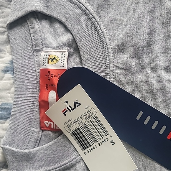 Men's small Ferrari commemorative t-shirt - Picture 3 of 3